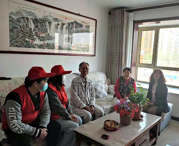 集團(tuán) “寸草心愛老敬老”在行動(dòng)